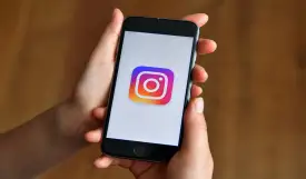 Instagram rolls out AI-powered background editor